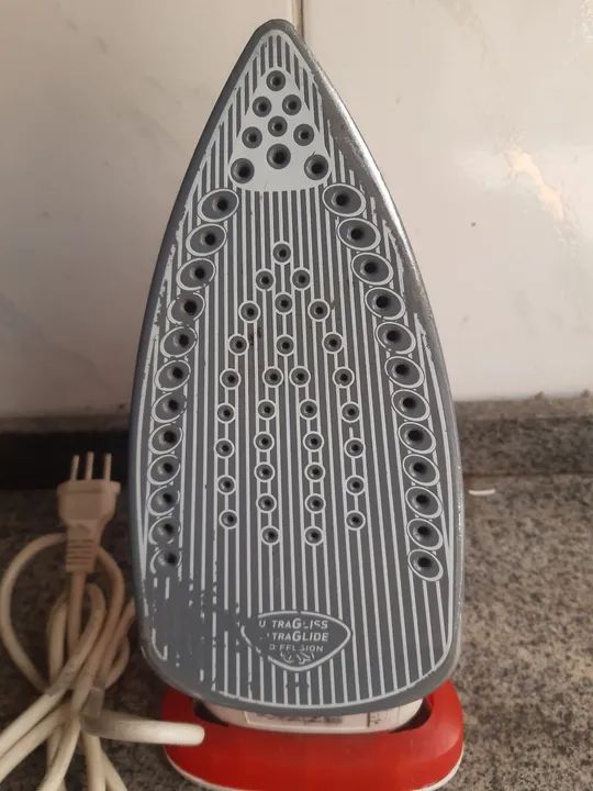 2  Ferros de Passar   220 volts - Foto 5