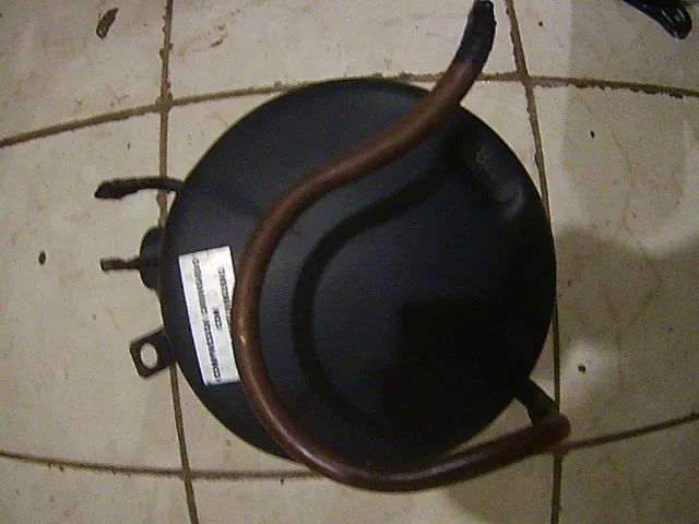 Compressor de refrigeração marca Elgin TCK- 2120-E 1.1/4 Hp  220V - Foto 3