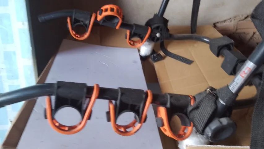 Vende-se Suporte para 2 bicicletas