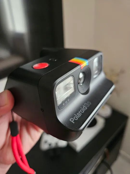 Camera polaroid go