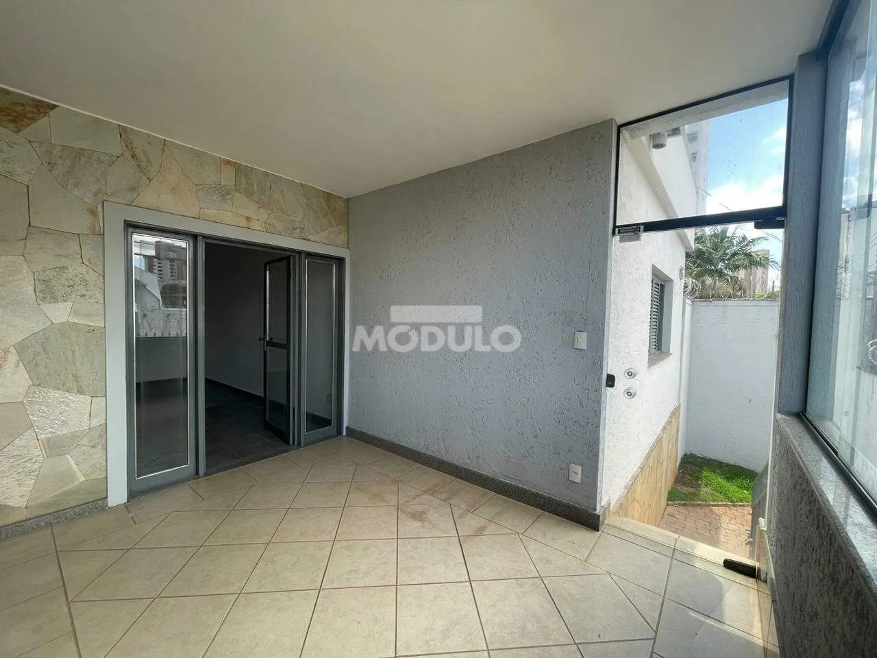 Casa Comercial para locação Bairro Osvaldo Rezende - Foto 3