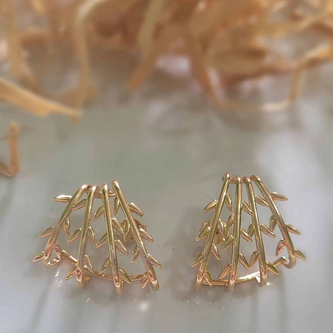 Brincos de folha dourados banhado a ouro18k 
