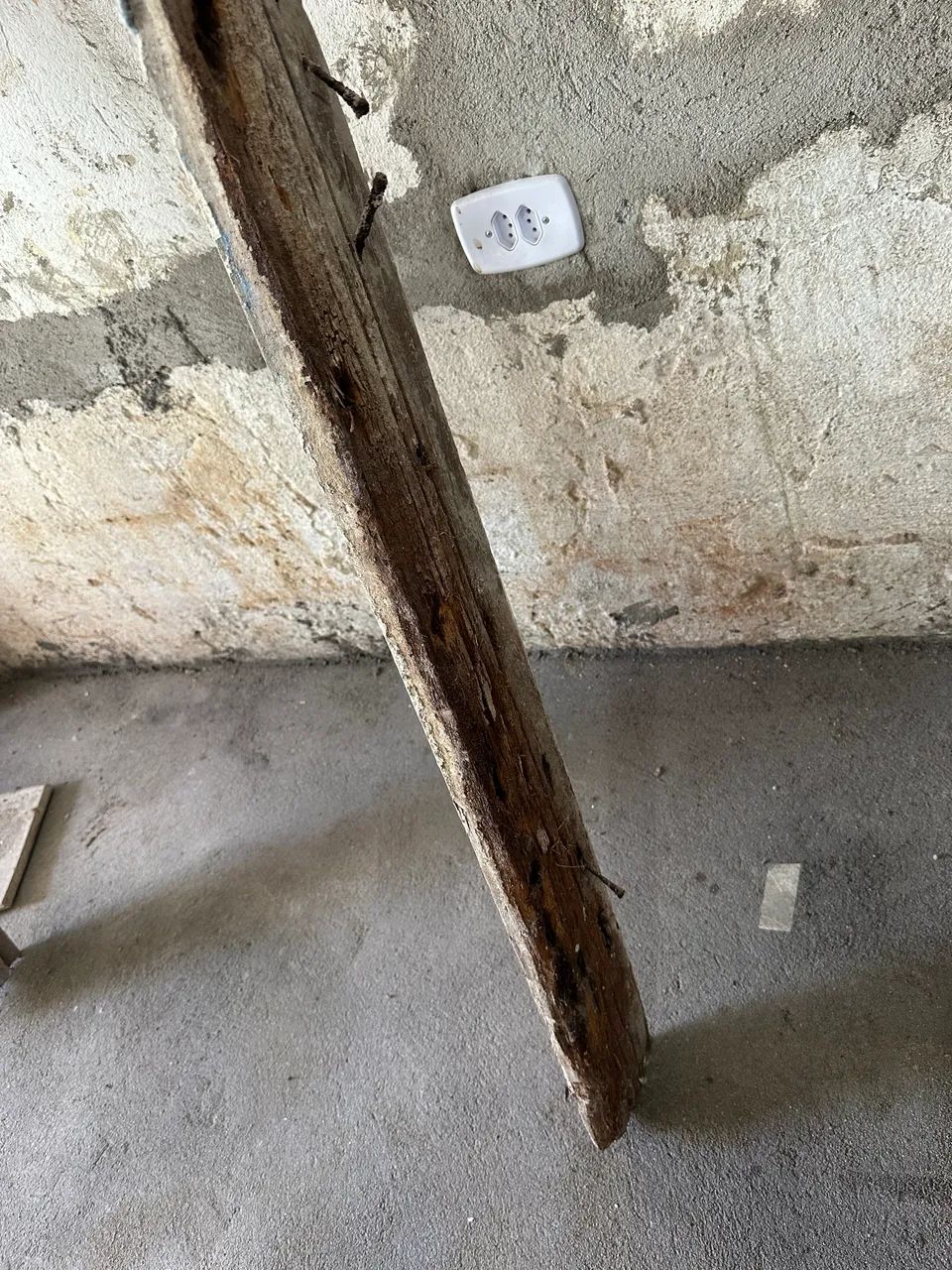 Door threshold measuring 1.0 x 2.10 m64717311433603121