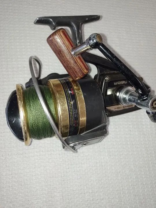 Molinete Daiwa Black Gold, série BG 90 - Foto 3