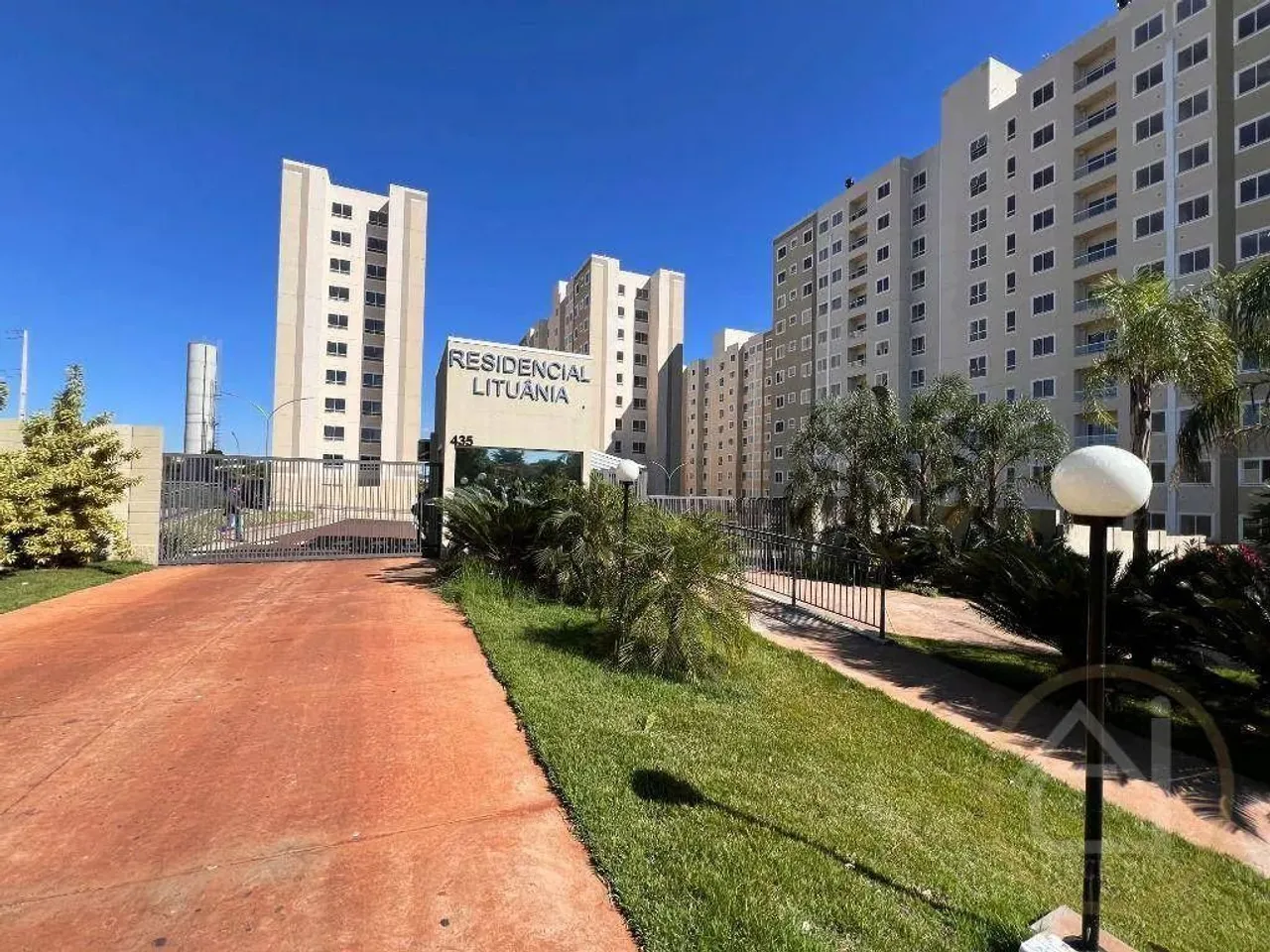 Apartamento com 2 dormitórios para alugar, 44 m² por R$ 1.300,00/mês - Jardim Lago Norte -