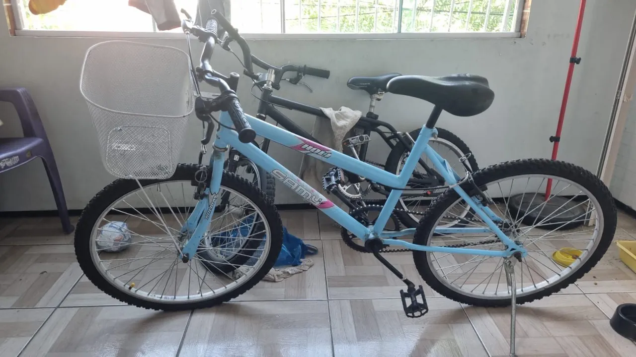 Bicicleta Aro 24 Azul com Cesto