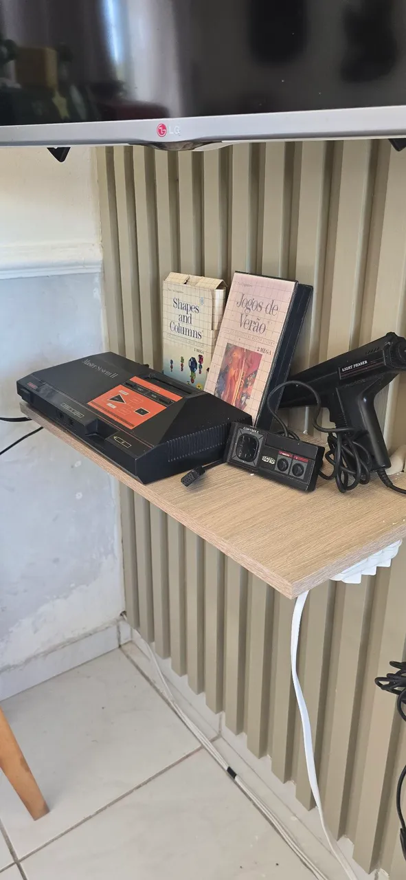 Sega Master System II + Acessórios - Retrô