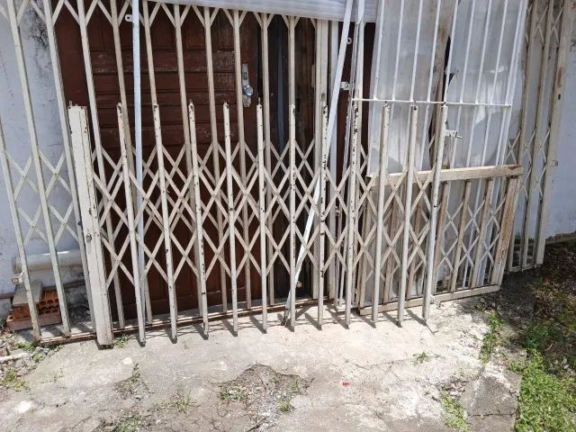 Portas e janela pantográfica