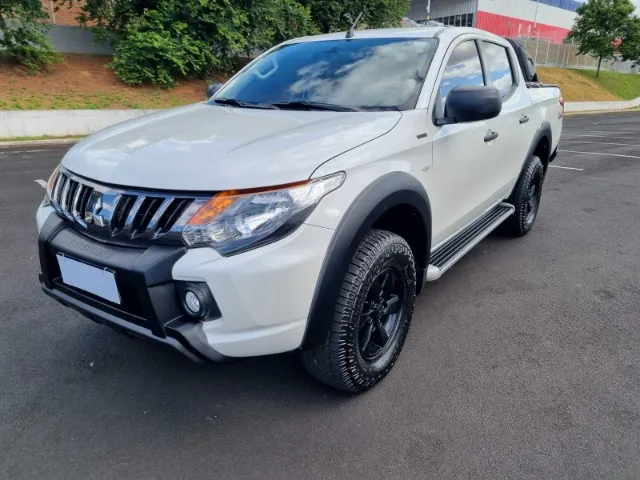 Triton Sport 4x4 Outdoor Gls 2023 Automatica