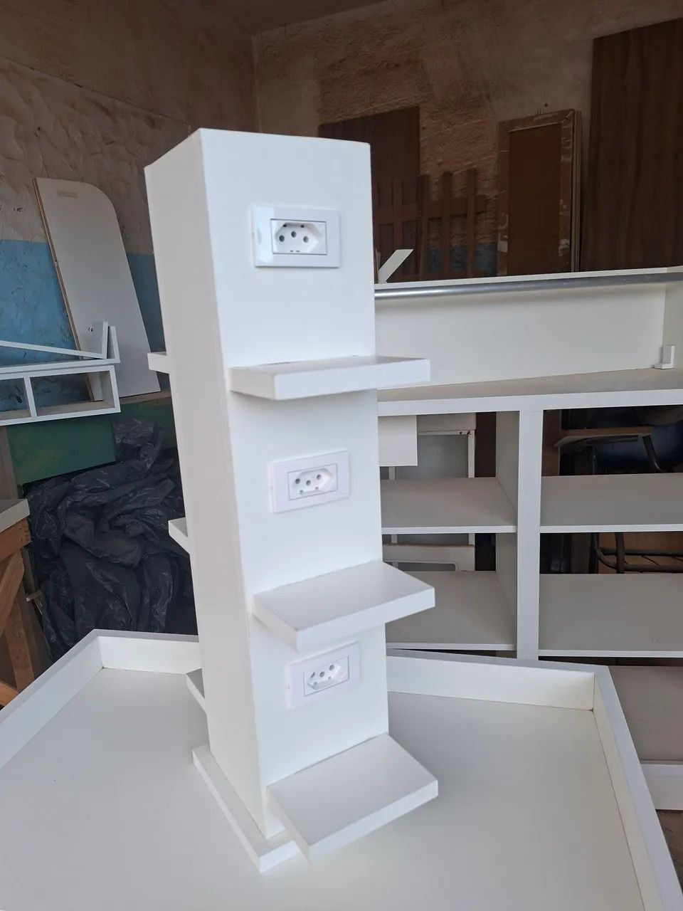 Torre de Tomadas e Prateleiras para Escritório - Foto 2
