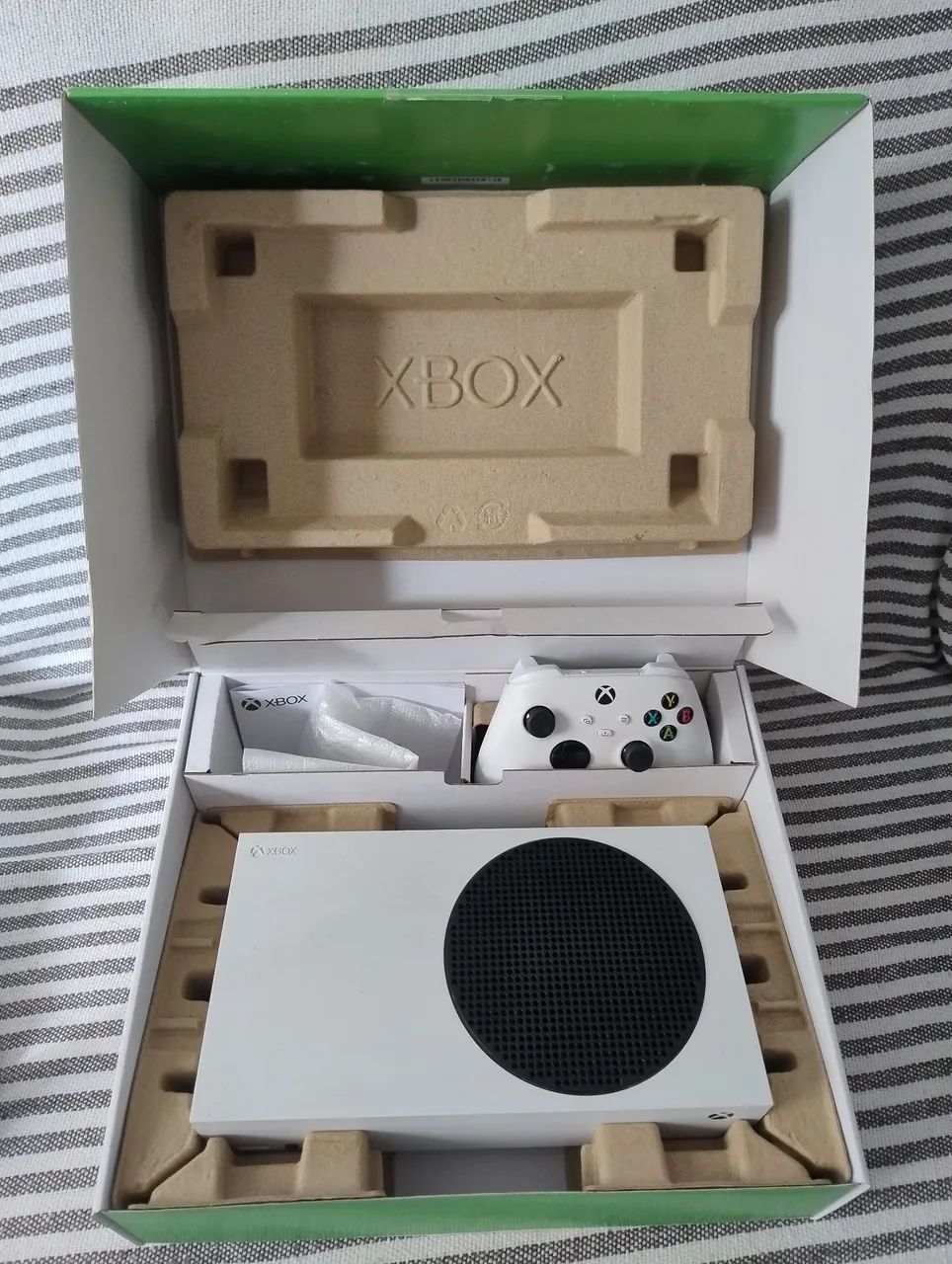 Xbox Series S - Usado na Caixa 