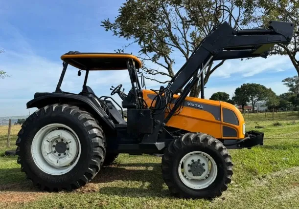 Trator Valtra BM 110 Ano 2009