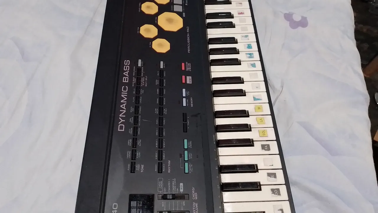 Teclado Casio mt640