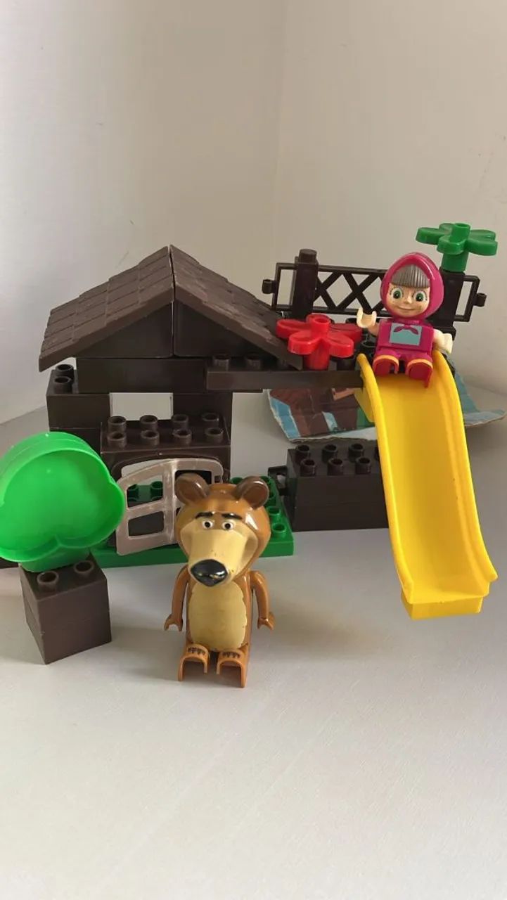 Casa da Masha e o Urso de blocos 