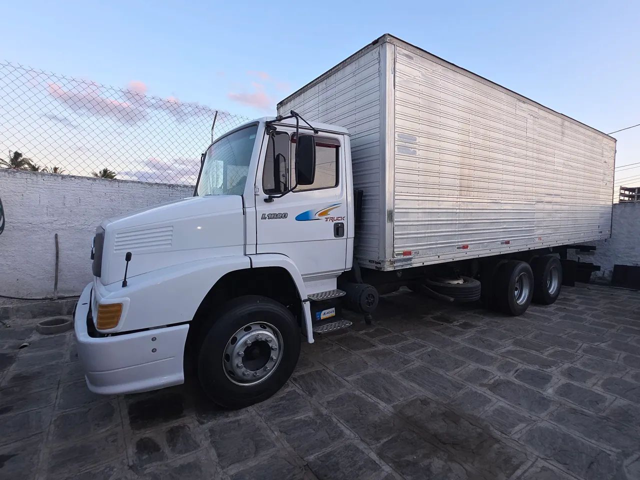 Caminhão Mercedes Benz 1620 - 2006 - Foto 15