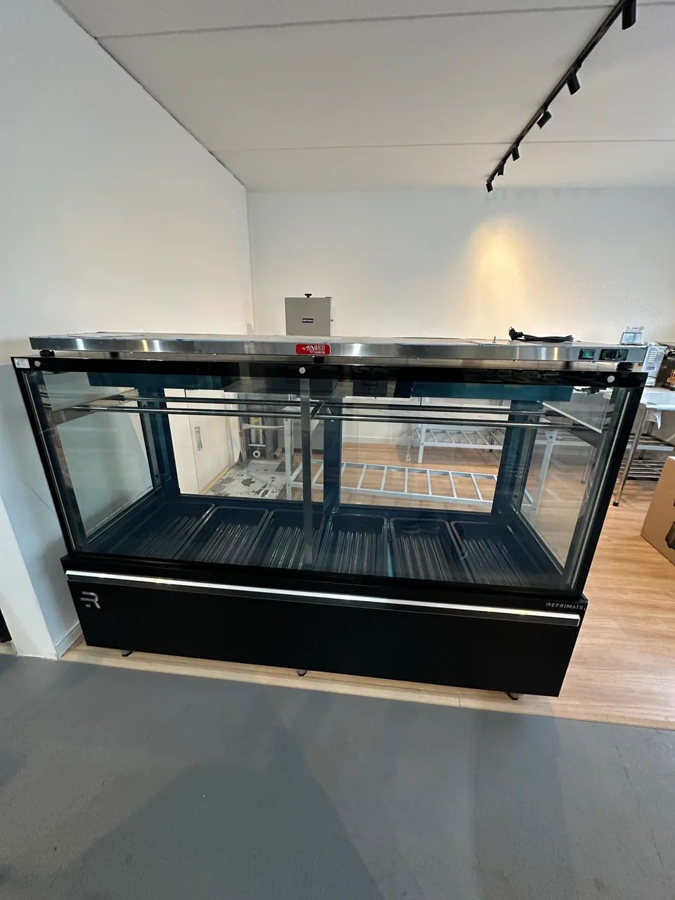 Balcão Açougue 2M gancheira vanguard top - refrimate 