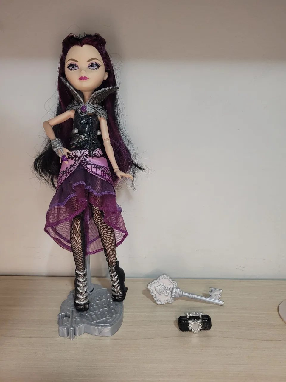 Boneca Raven Queen Ever After High - Básica