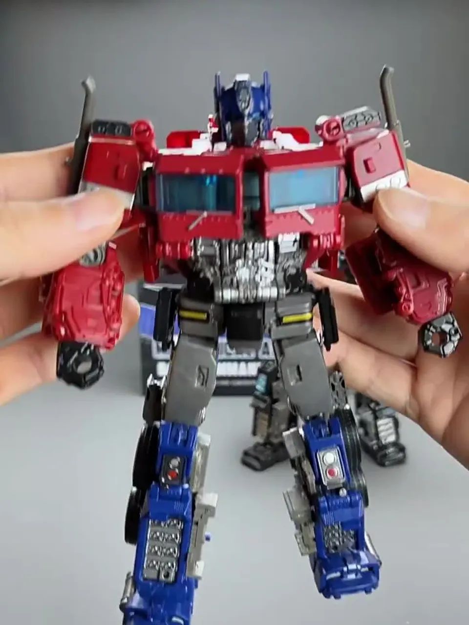 Transformers Optimus Prime 18 cm - Foto 4