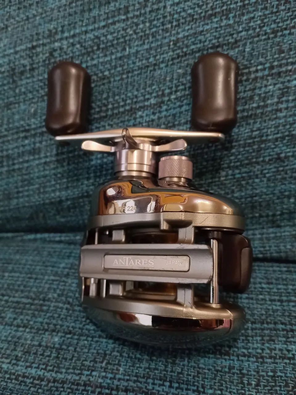 Carretilha perfil baixo Shimano Scorpion Antares 5 - USADA