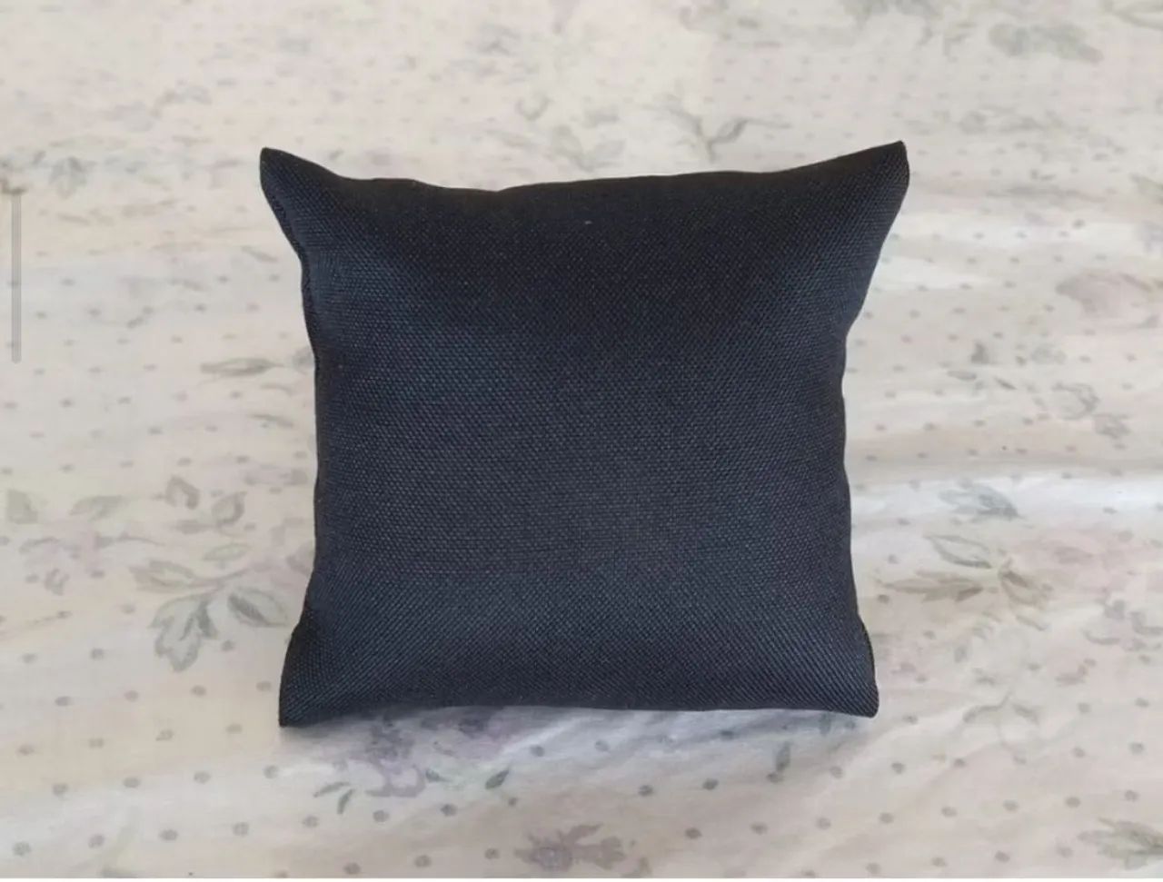 12 Almofadas para relógio e pulseiras couro - Foto 2