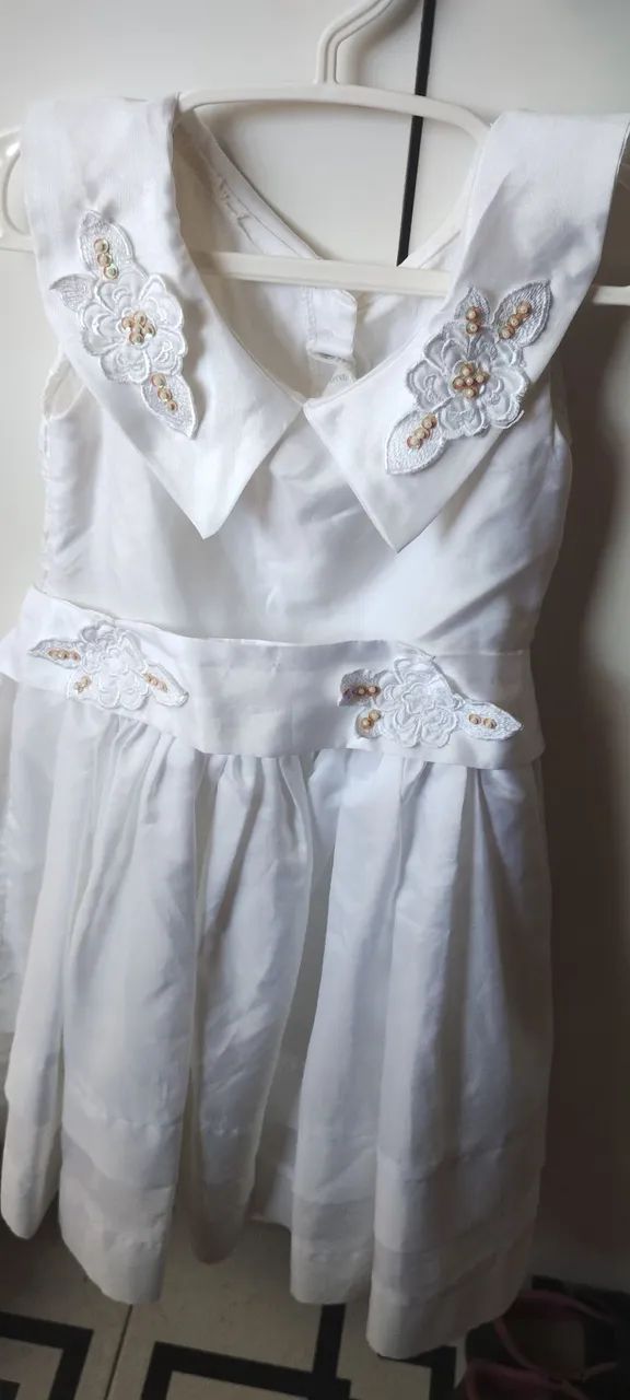 2 Vestidos de festa 4 e 5 anos - Foto 2