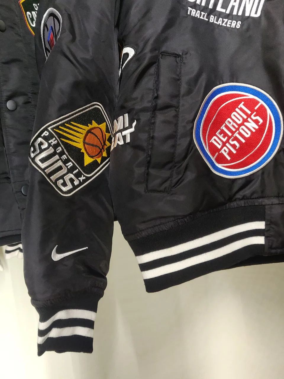 Supreme/Nike/NBA Jacket Mサイズ新品未使用 Jaqueta Supreme x Nike x NBA Varsity Jacket Preto P - Roupas