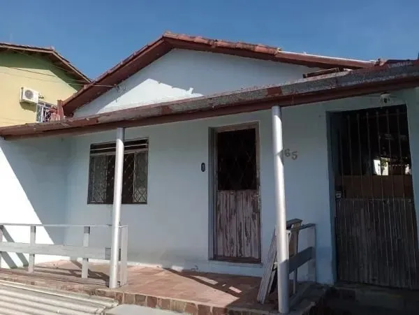 Casa em Porto Alegre, no bairro Passo das Pedras, com 2 dormitório(s), e 2 banhe