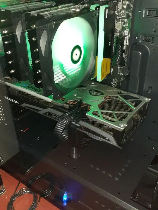 Placa de vídeo Radeon RX 6700 XT 12GB Sapphire Nitro+