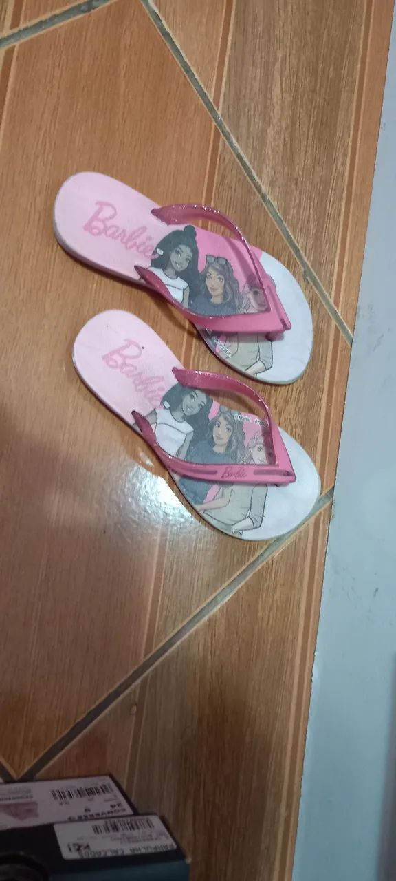 Kit Sandália infantil Chinelo Havaianas e Rasteirinha daBarbie - Foto 2