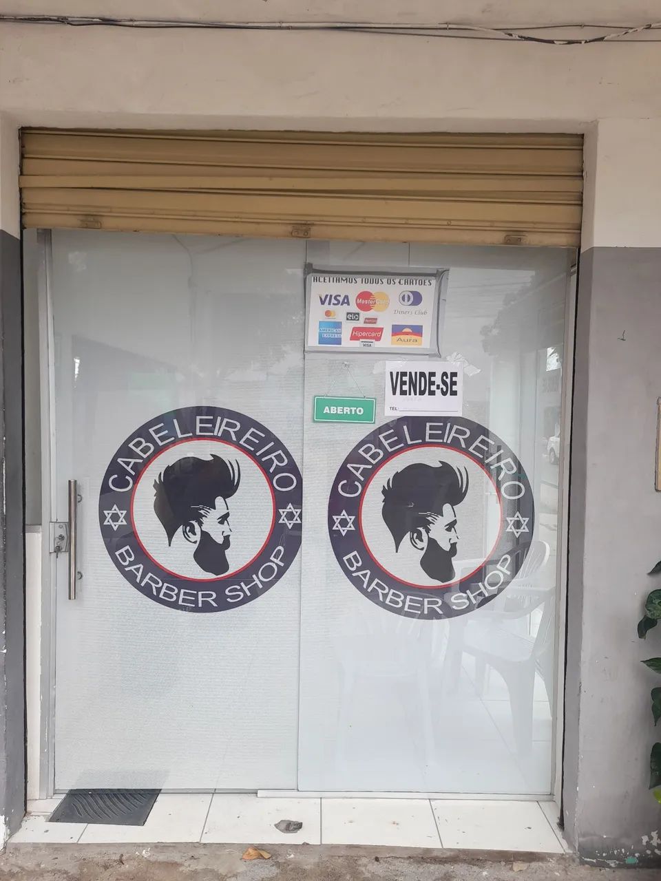 Porta de vidro para salão de beleza