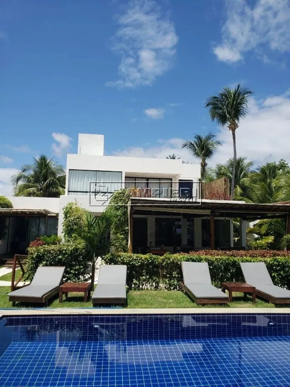 CASA A VENDA NO CENTRO DE MARECHAL DEODORO