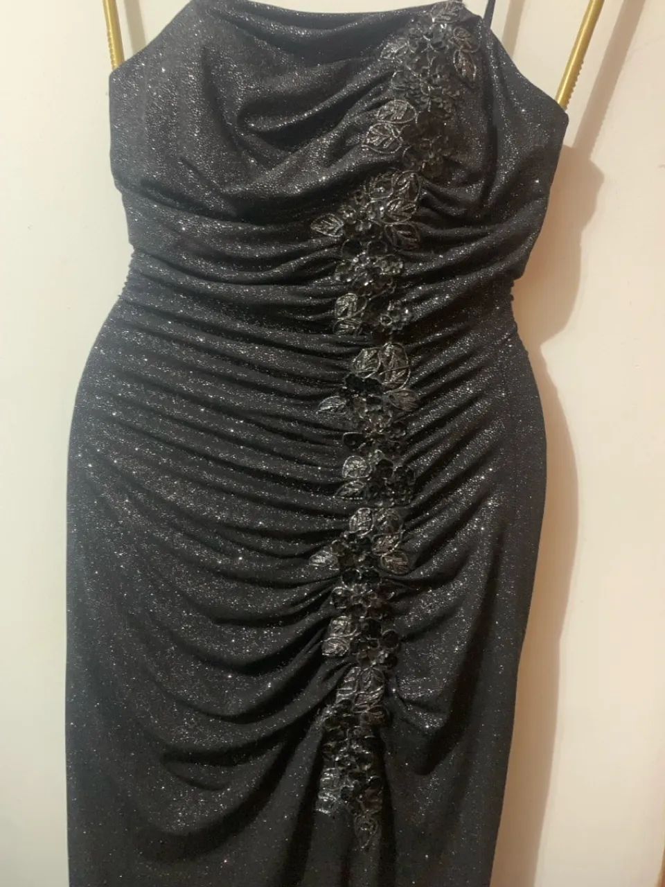 Vestido Festa preto para festa com lantejoulas 