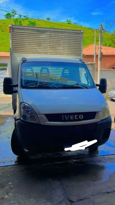 Iveco Daily 35s14 2015 Baú Fechado Diesel - Foto 2