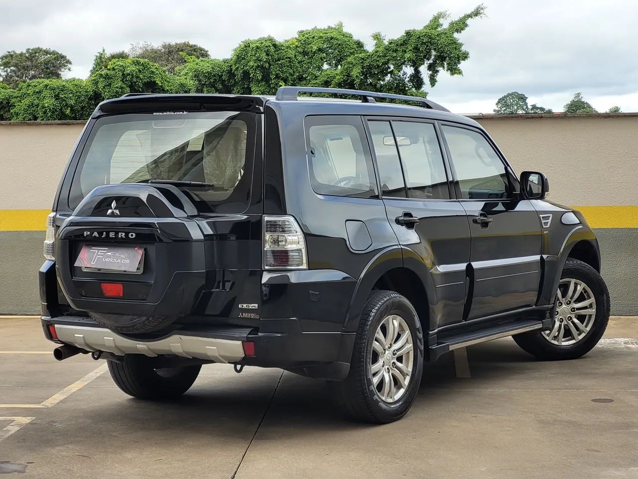 Pajero Full 2015 HPE 3.8 V6 250CV - Foto 4