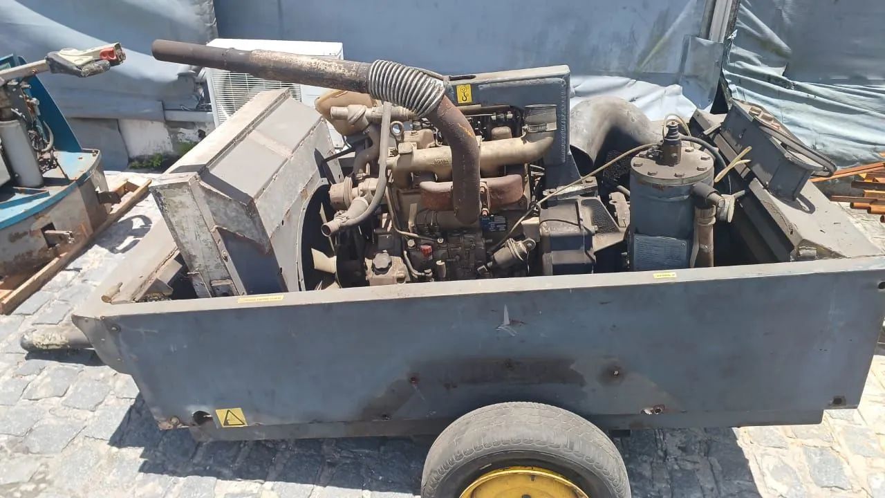 Compressor de arcomprimido atlas copco XAS77 - Foto 3