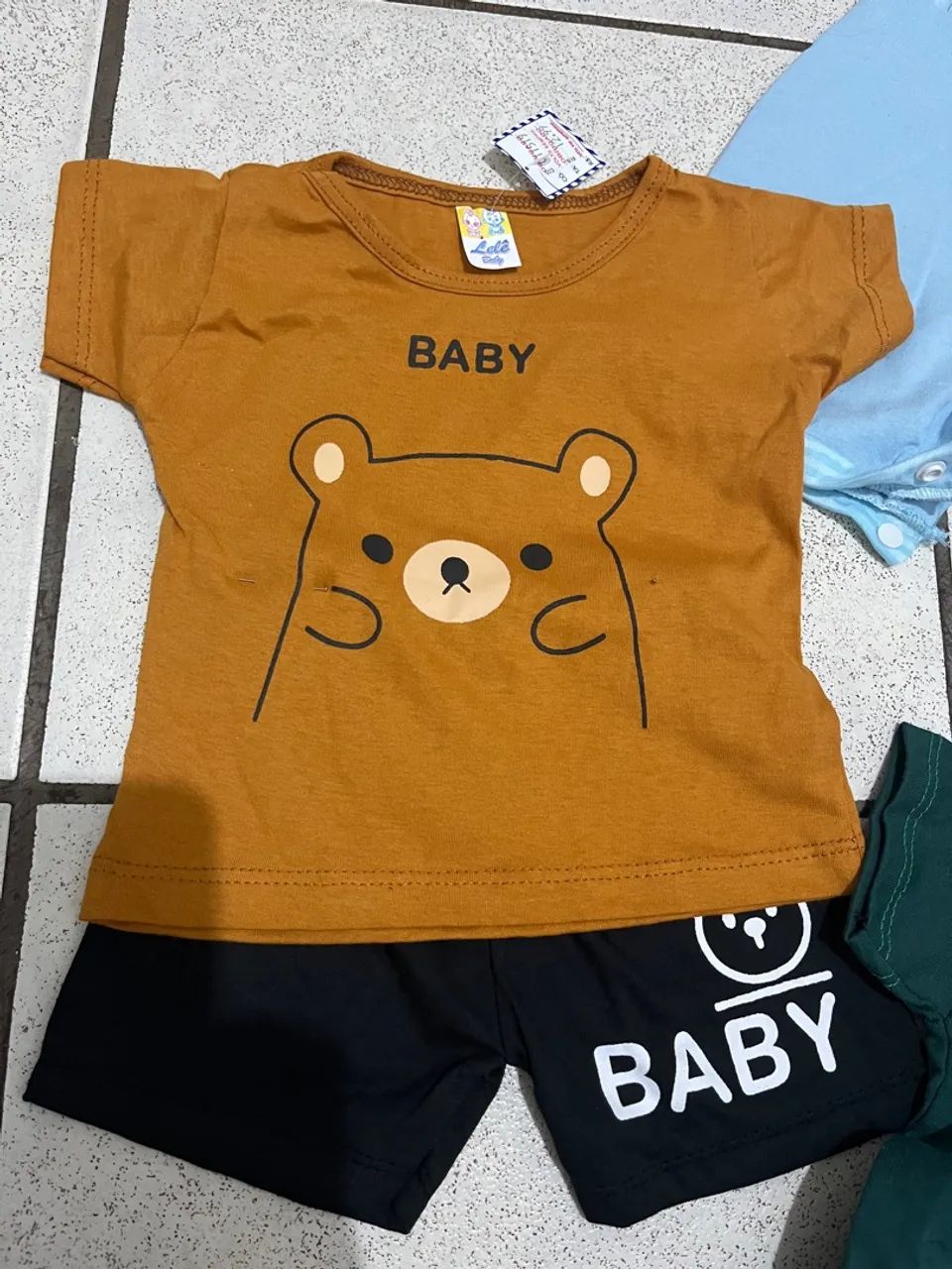 vendo conjuntos para bebês a partir de 3 meses 