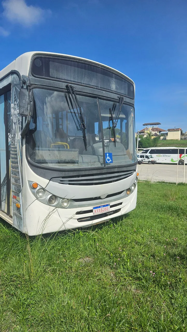 Ônibus ano 2011 completo