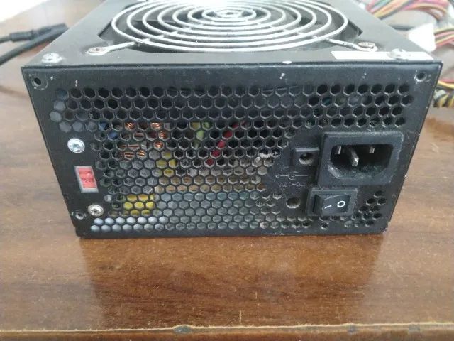 Fonte Pc Seventeam 420W - Funcionando! - Foto 3