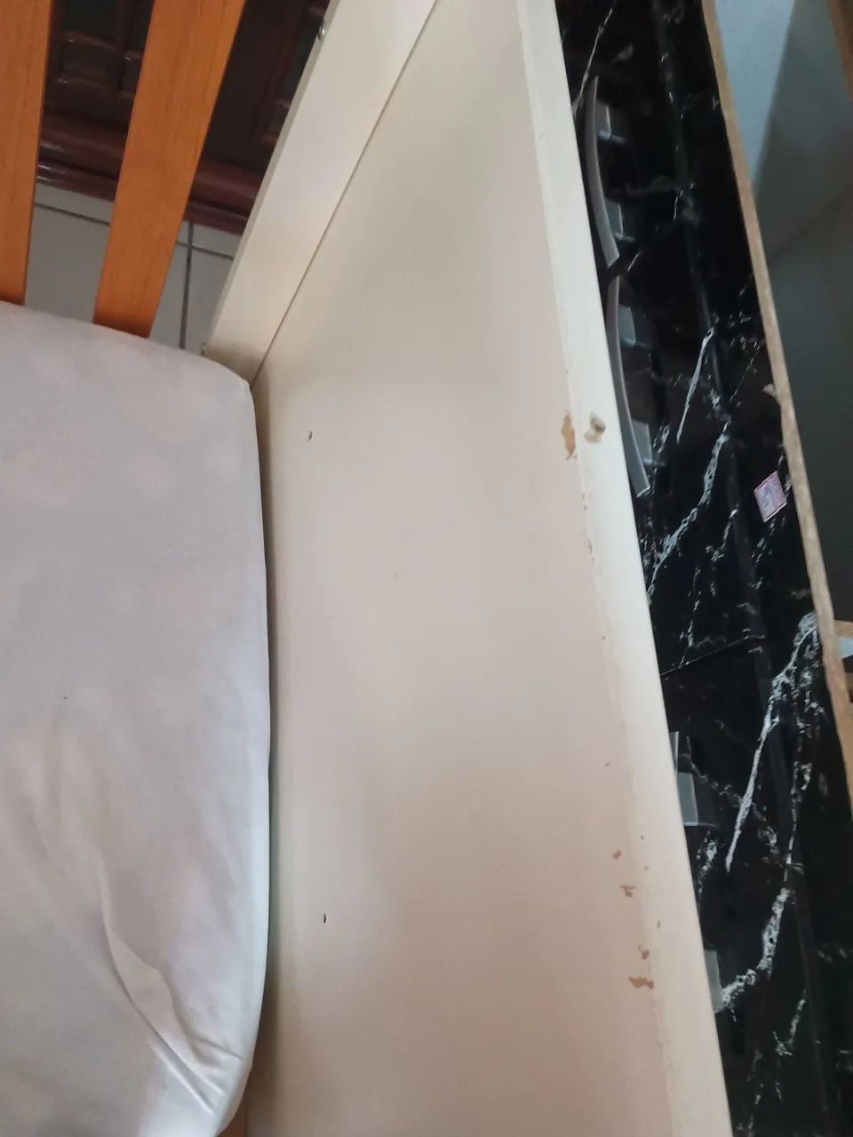 Berço de madeira branco e marrom - Foto 3