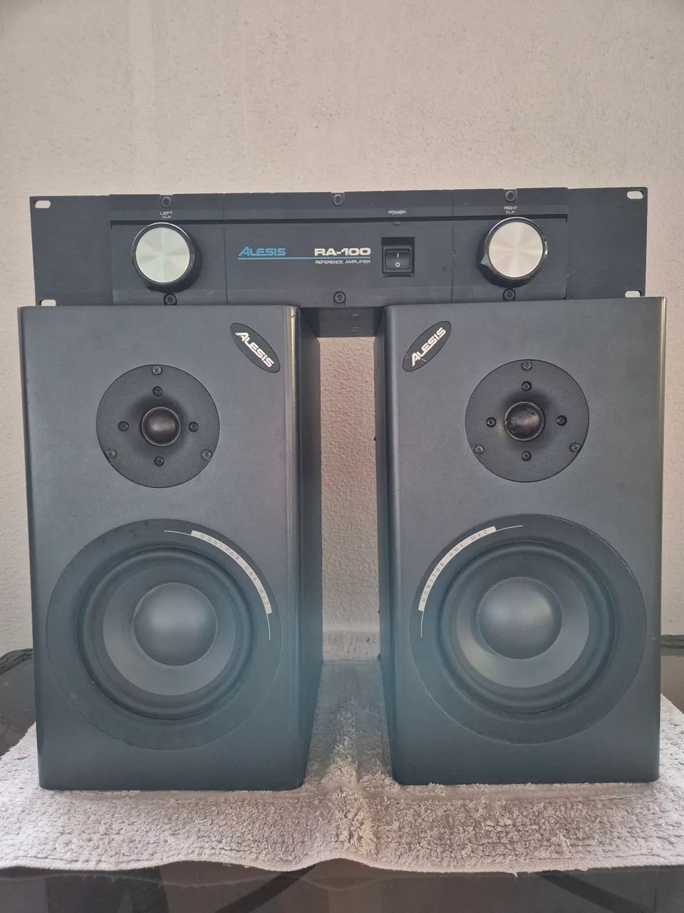 Kit Monitores Alesis One Mk2 e Amplificador RA100 | Referencia Estudio | Completo