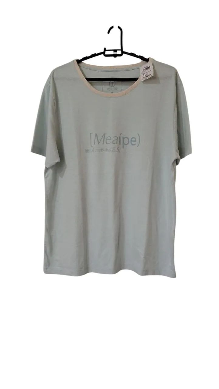 NOVA - Camiseta verde clara com etiqueta | básica premium, leve e versátil
