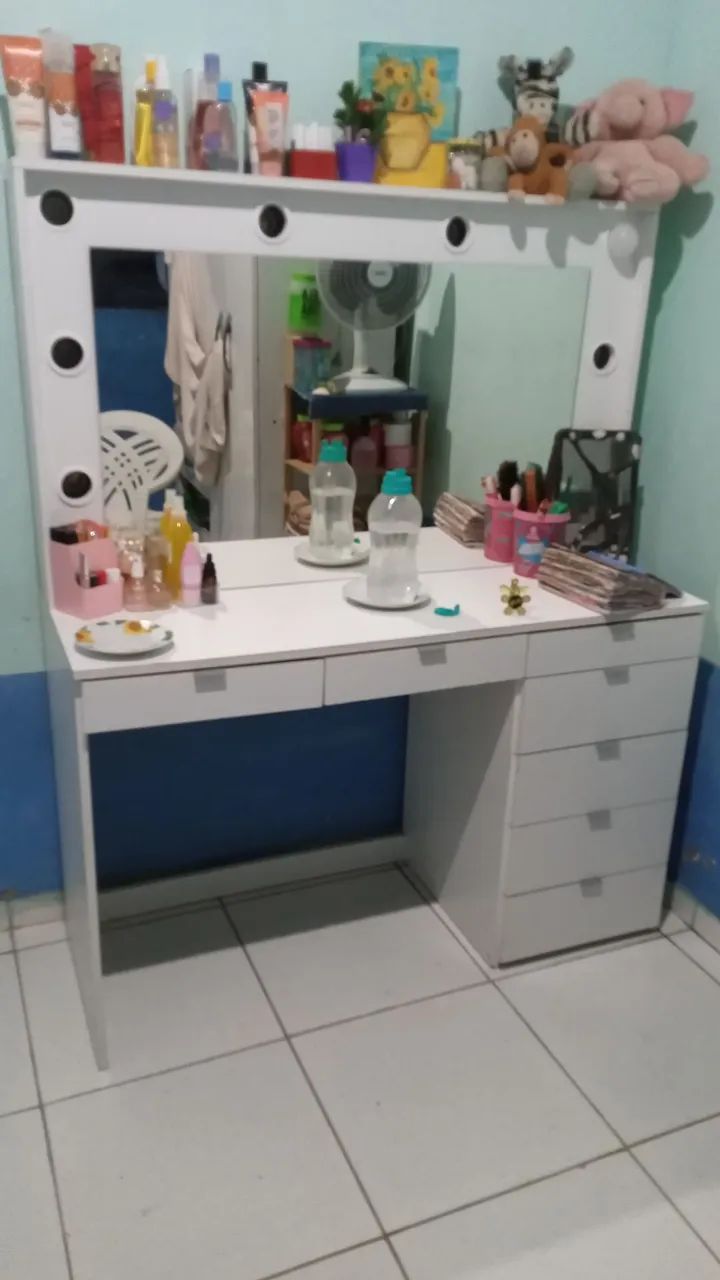 Penteadeira com Espelho, 7 Gavetas e 8 lugares de luzes de led  - Foto 4