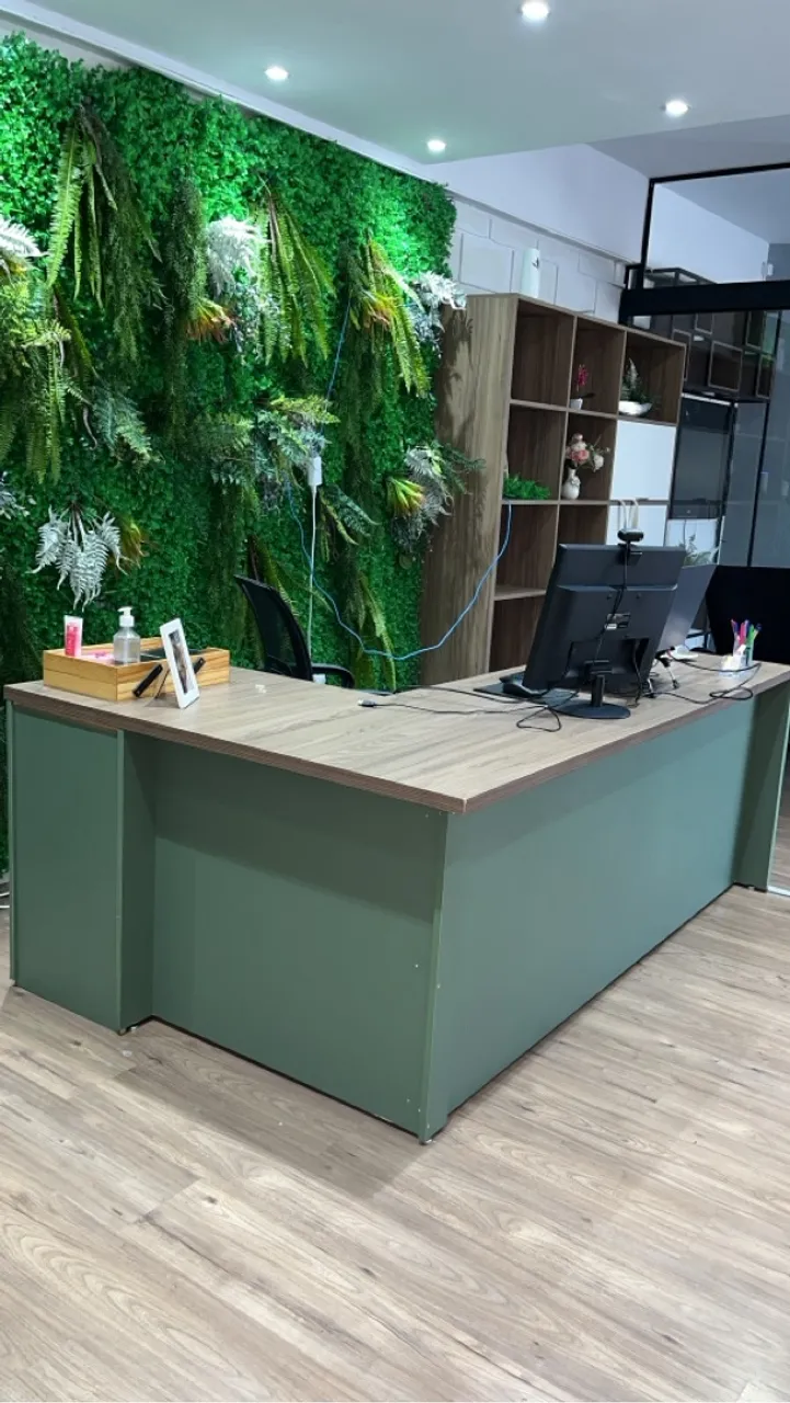Mesa de Escritório L em Verde