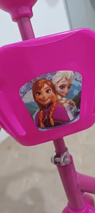 Patinete Infantil Frozen com Cesto novo  - Foto 4