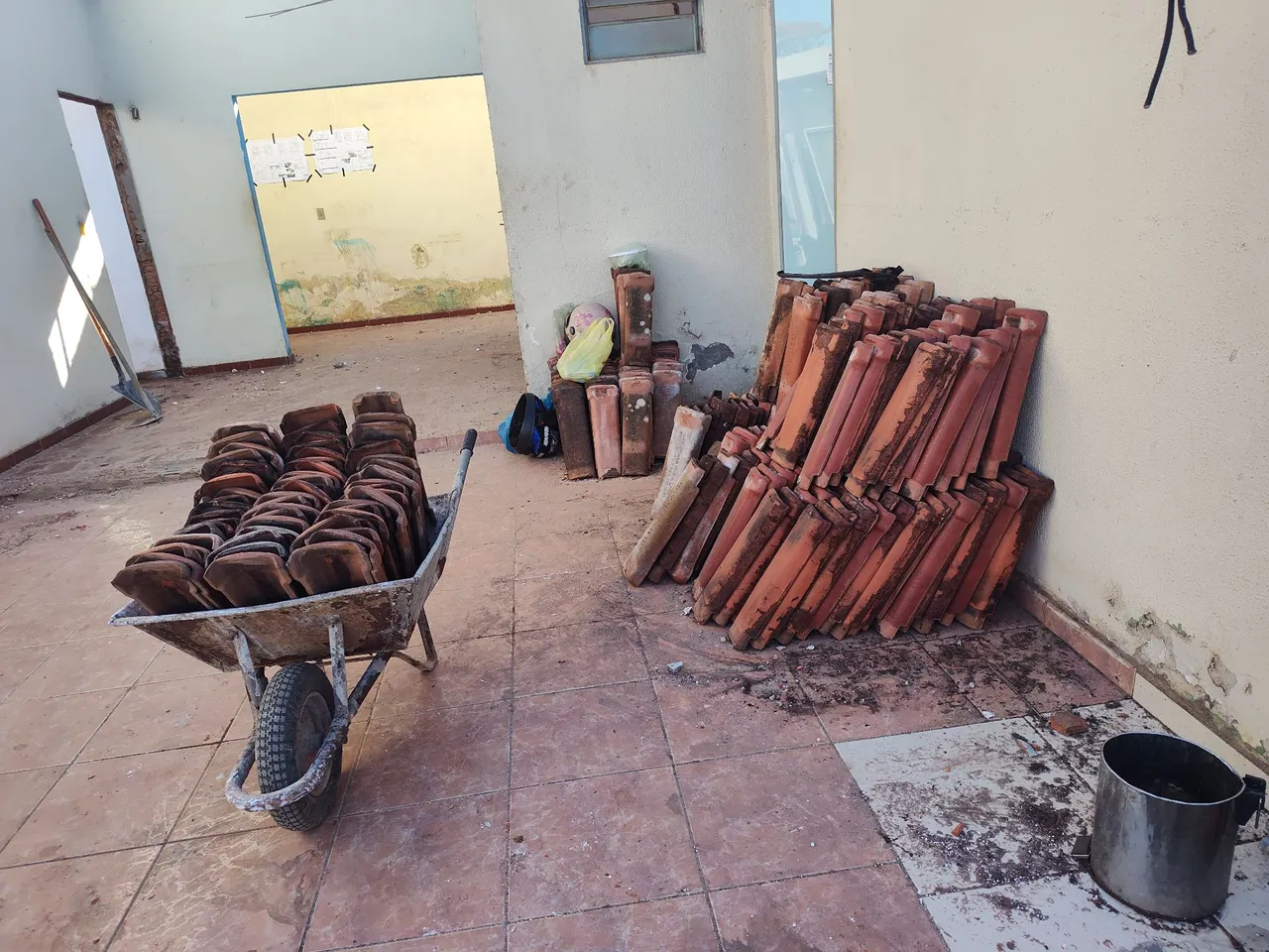 Telhas de barro para venda
