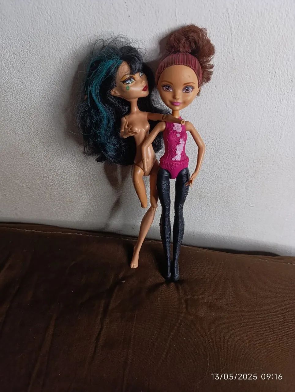  Sucata dasBonecas Monster High e Ever After High
