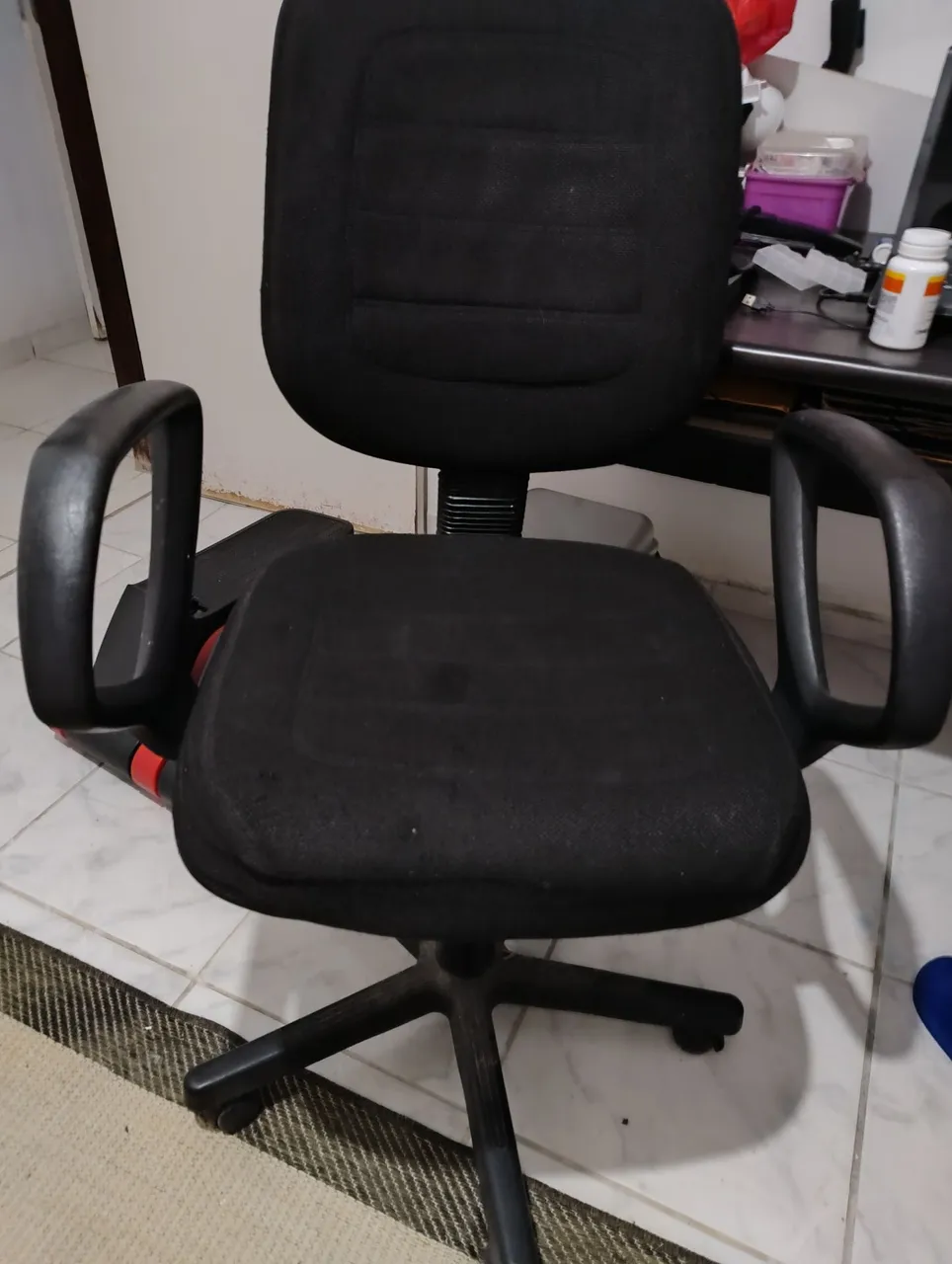 Cadeira de Escritório Ergonômica Preta