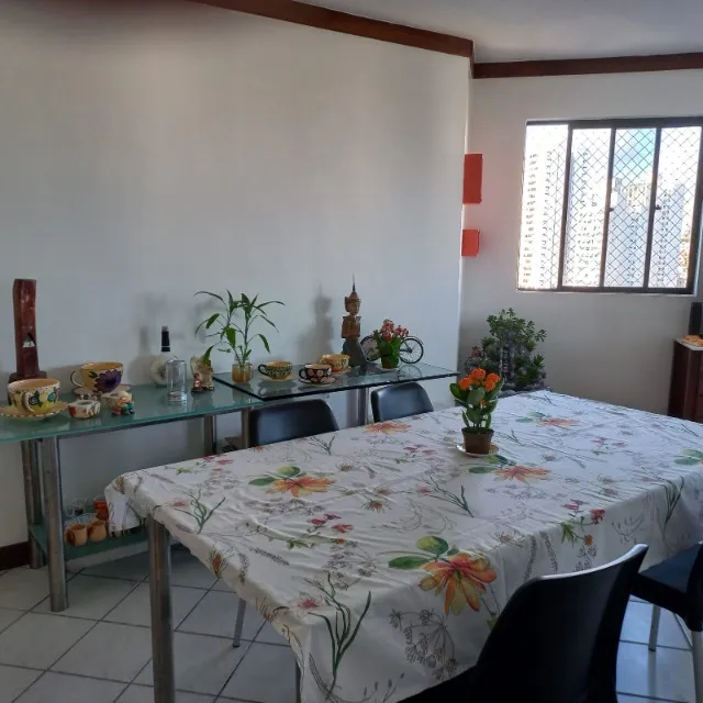 Oportunidade - Mesa 10 lugares e aparador em vidro temperado de 2 mm e bases em aço inox