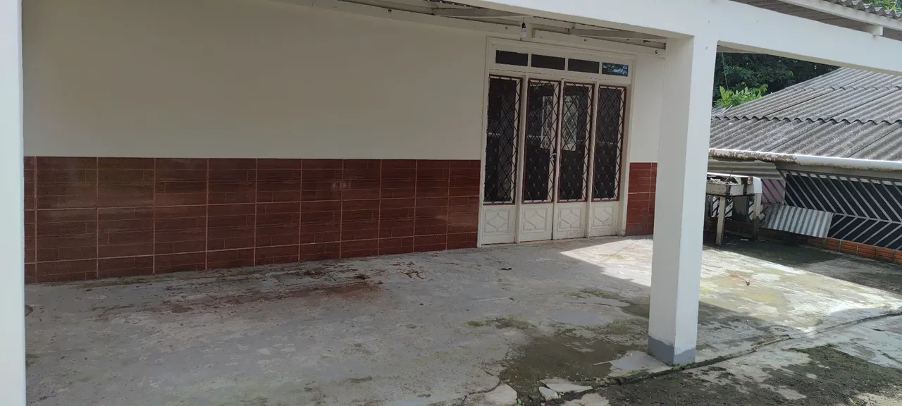 ALUGO CASA NO CENTRO DA CIDADE