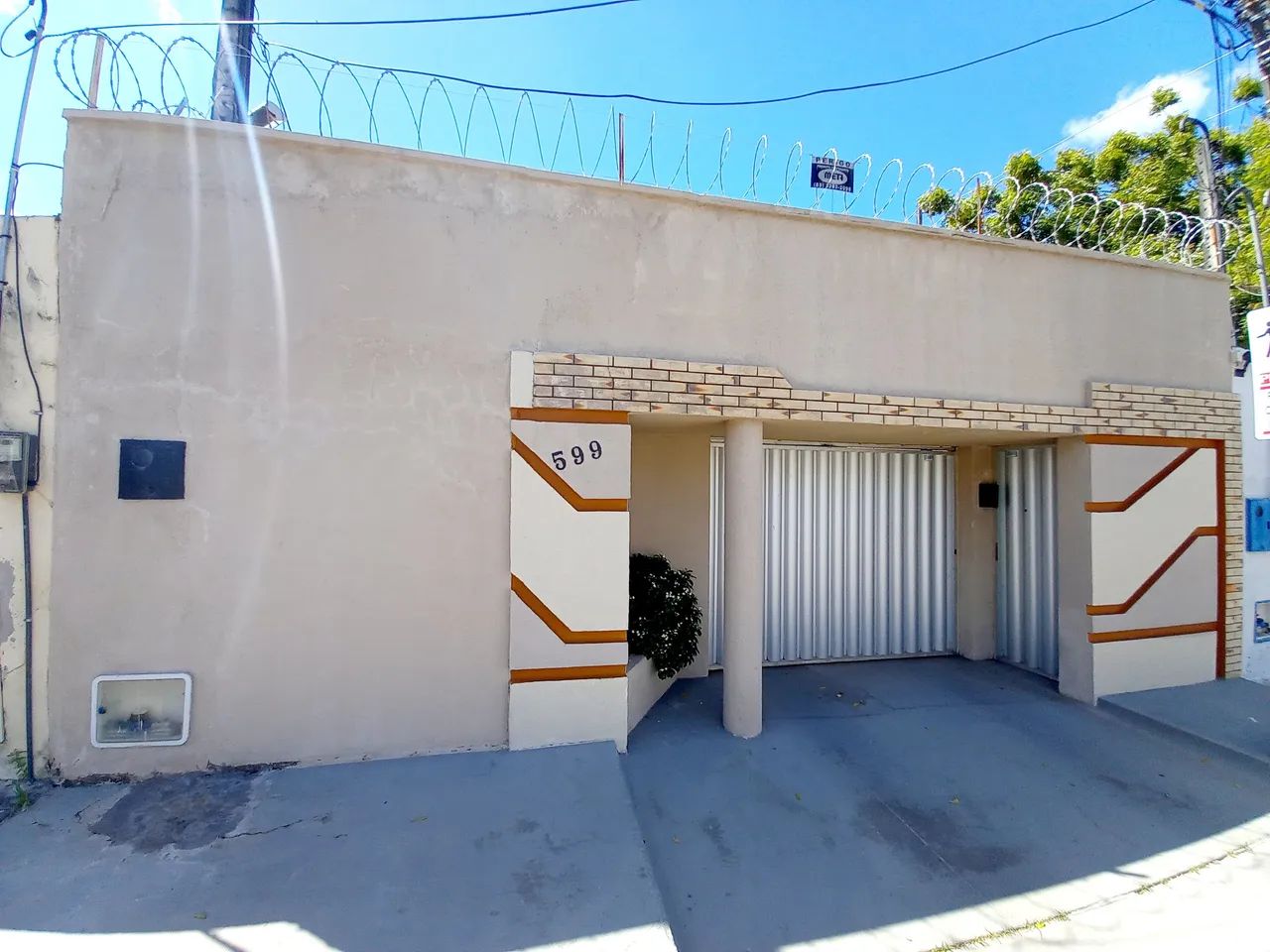 Vendo casa plana no Luciano por 550.000